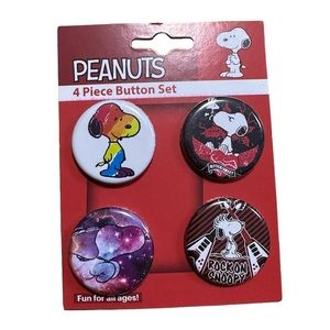 Peanuts 4 Piece Button Set NWT